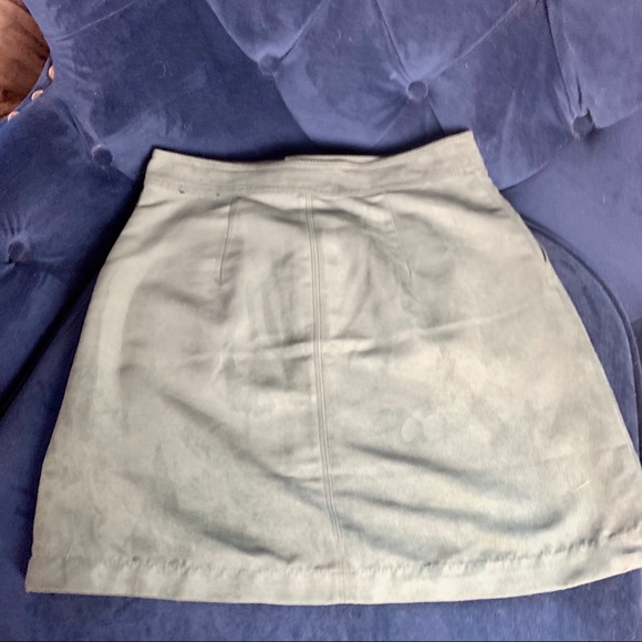 Banana Republic Dark Green Vegan Suede Skirt~ 2 - Picture 4 of 5